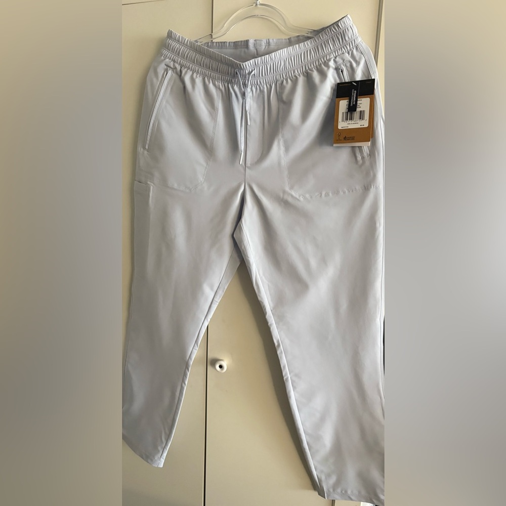 The North Face “Women’s Never Stop Wearing Pants”

Style NF0A81VT10E